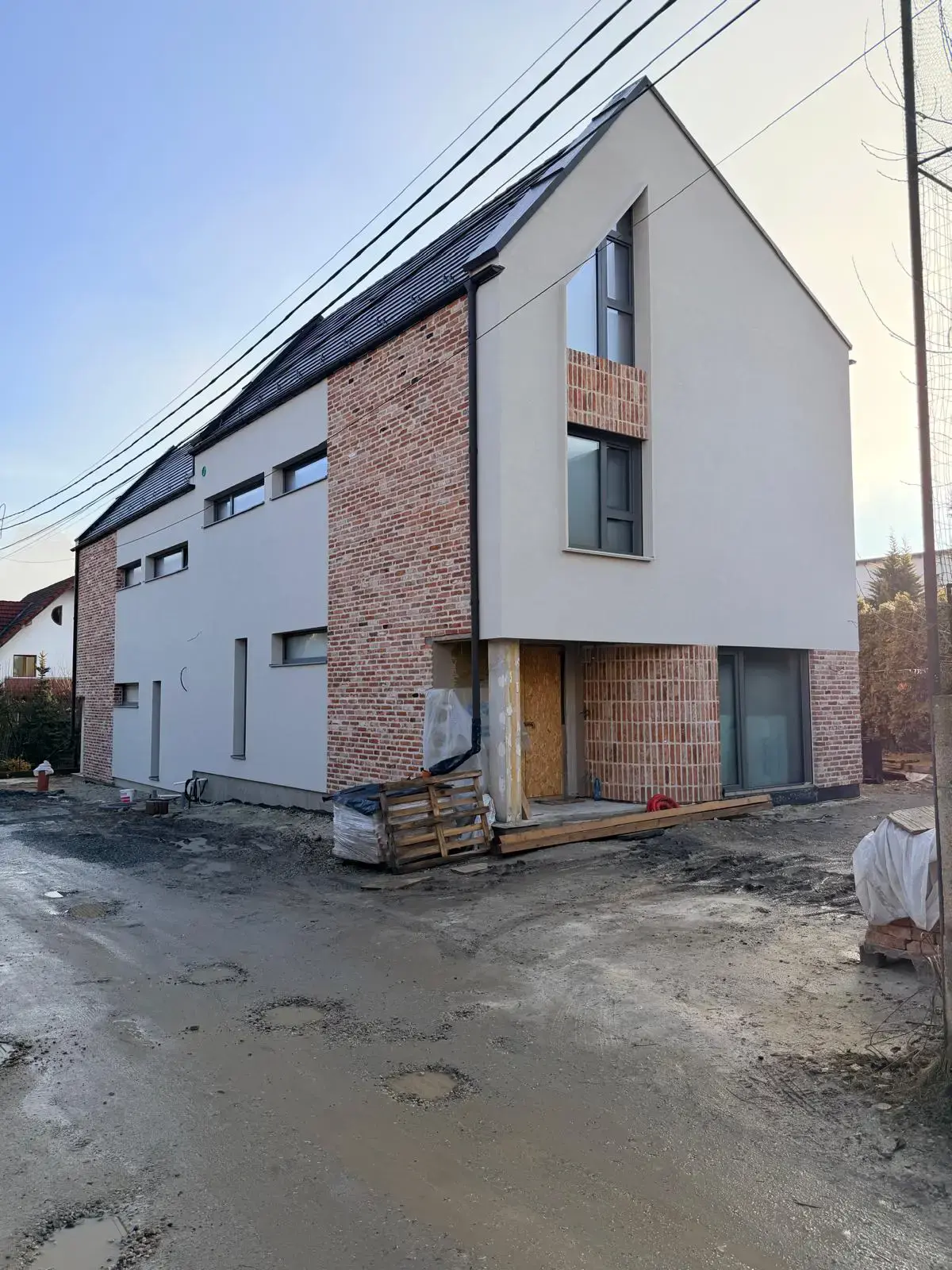 House T — 11