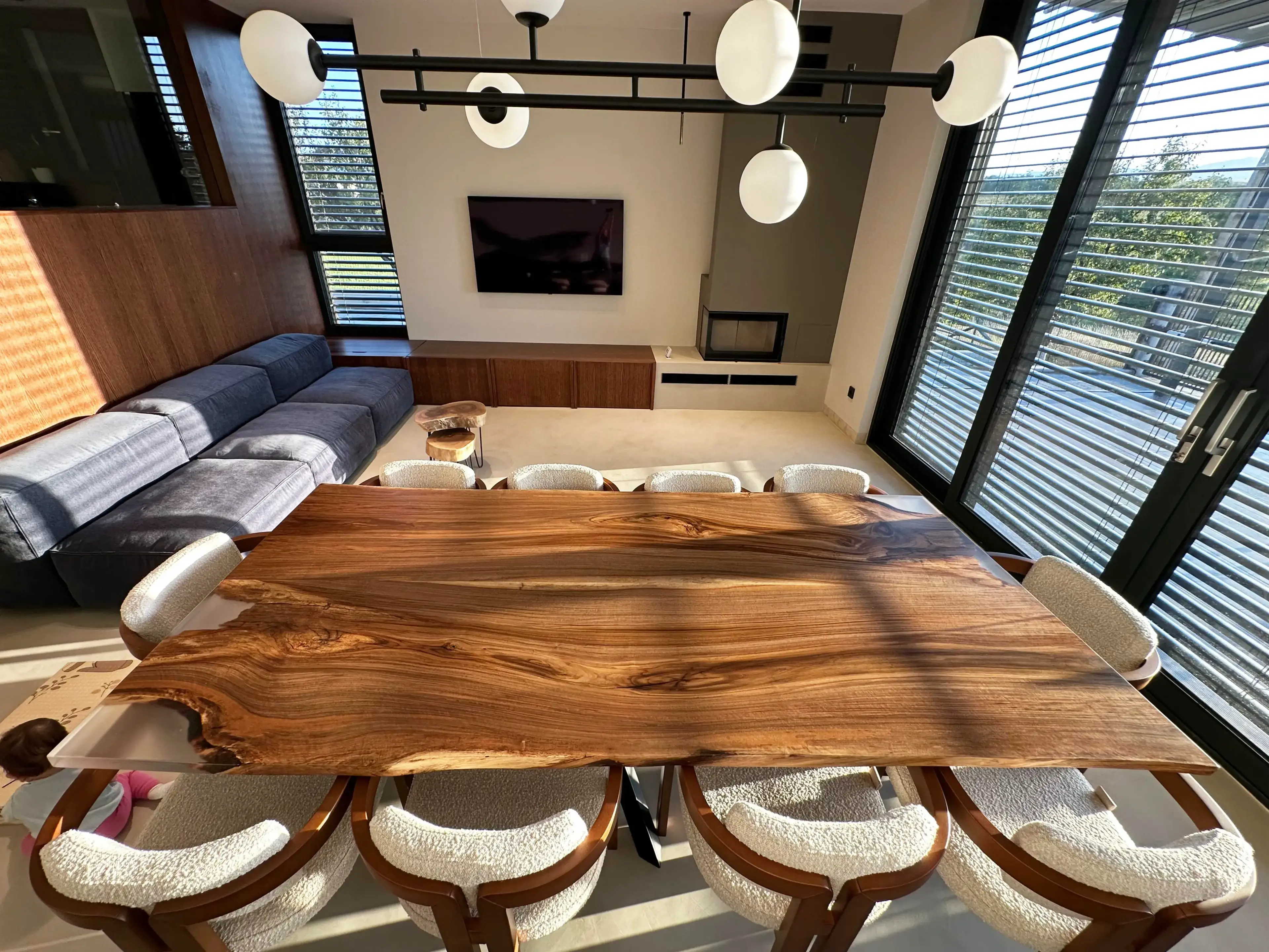 House F Interior — 24