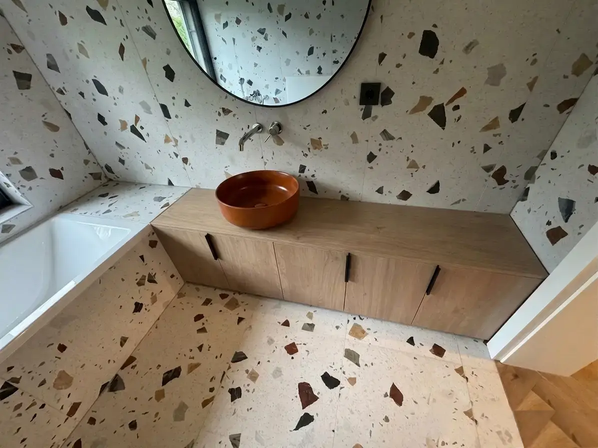 House F Interior — 32