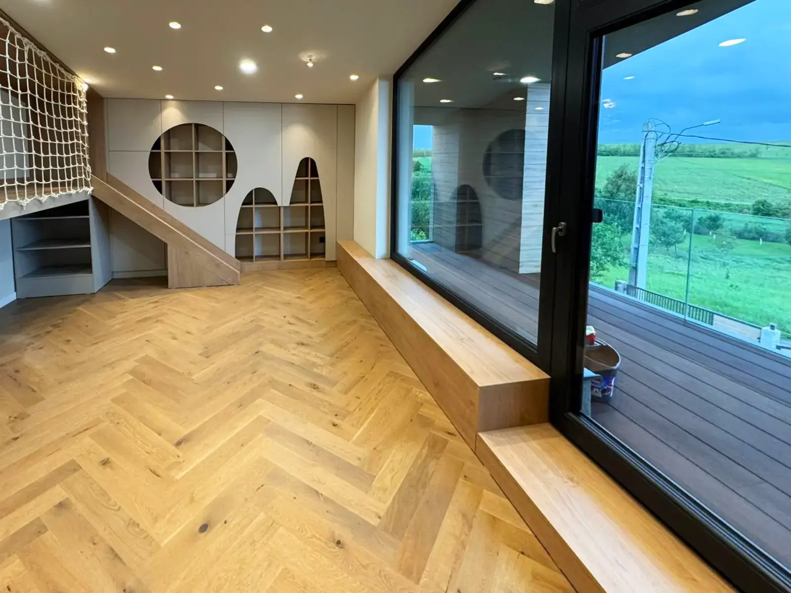 House F Interior — 37
